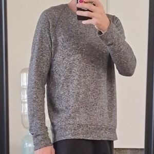 Obey Men's Heather Grey Crewneck Sweater Size Medium Pocket Lightweight Soft